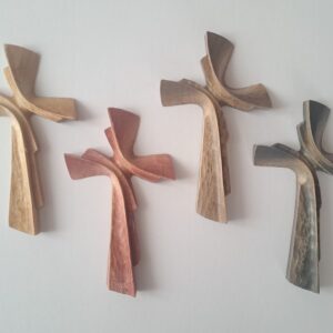 Kříž vyřezávaný 1013